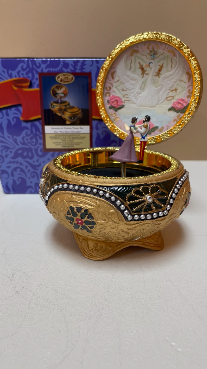 San Francisco Music Box Company Anastasia Alexandra and Nicholas