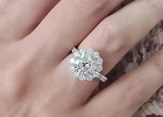 2,80 kt Rundschliff echter Moissanit Halo Verlobungsring 14 K Weißgold vergoldet