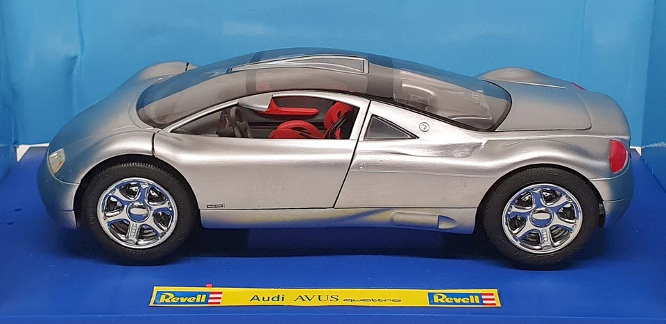 Revell 1/18 Scale Diecast 08426 - Audi Avus Quattro - Brushed Alloy Finish - Image 3 of 4