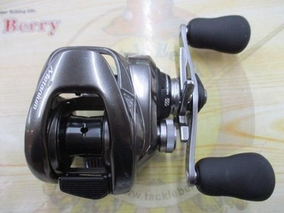 Shimano 20 Metanium RH Bait Reel Used