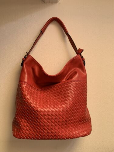 Borsa Hobo donna ecopelle  rossa- zip - tasche interne / esterne- NUOVA - Foto 1 di 10