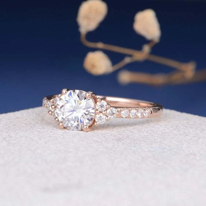 圆形切割模拟钻石单颗订婚戒指 14k 镀玫瑰金 — 第 3/4 张图片