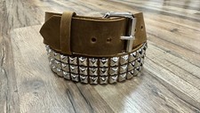Cintura Borchiata Punk Con Rivetti Piramidali - Stile Gotico E Rock, In Pelle Sintetica, Regolabile (110-112 Cm), Per Donna E Uomo, Nero, Taglia M