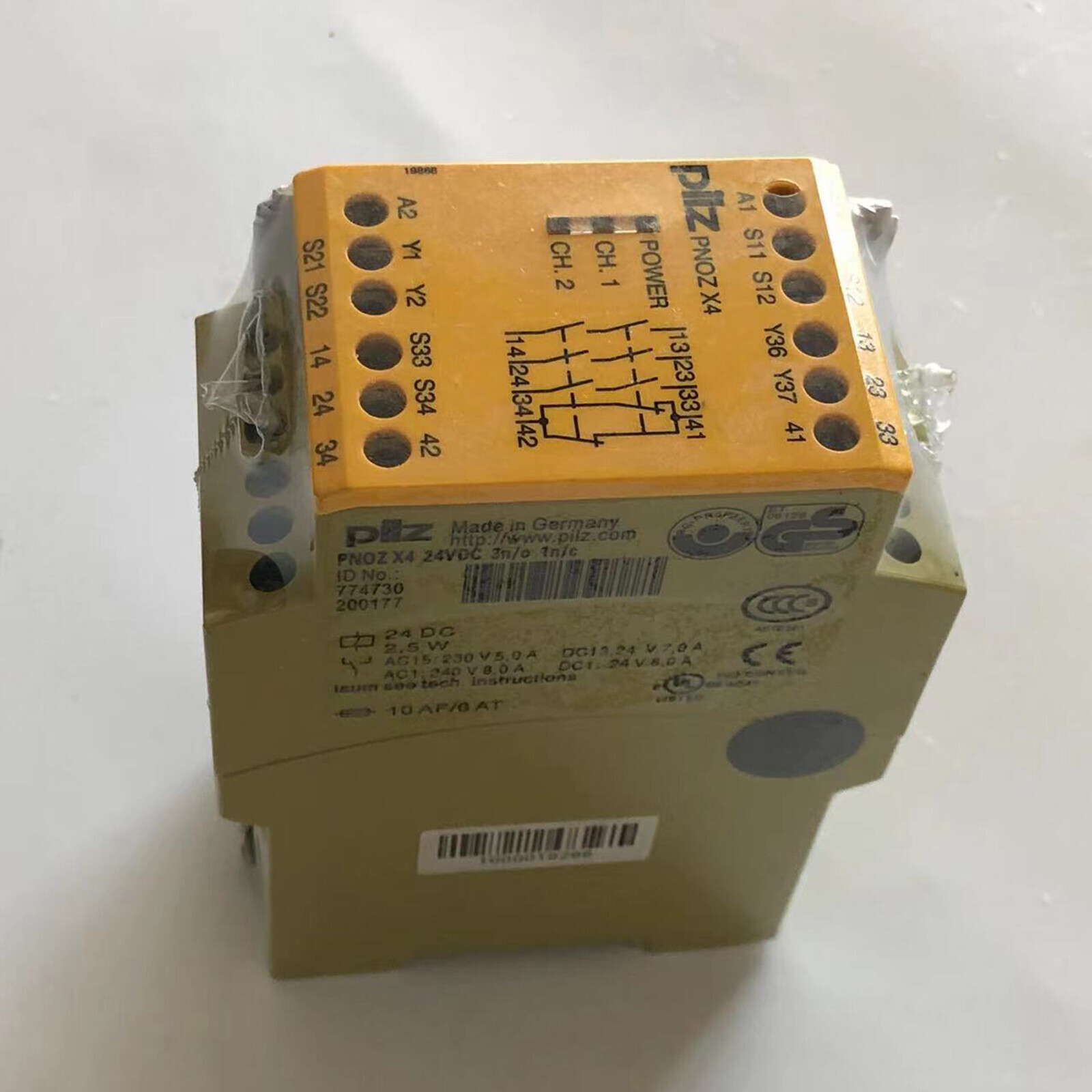 ONE New 774730 PNOZ X4 Safety Relay 24VDC 3n/o 1n/c #F22