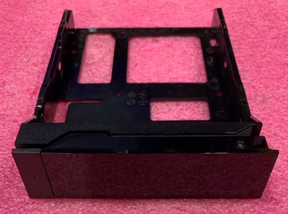 Lot 3 Seagate 3.5" Drive Trays Caddies for NAS 6-Bay Pro 51-200670-01 - Image 2 of 4