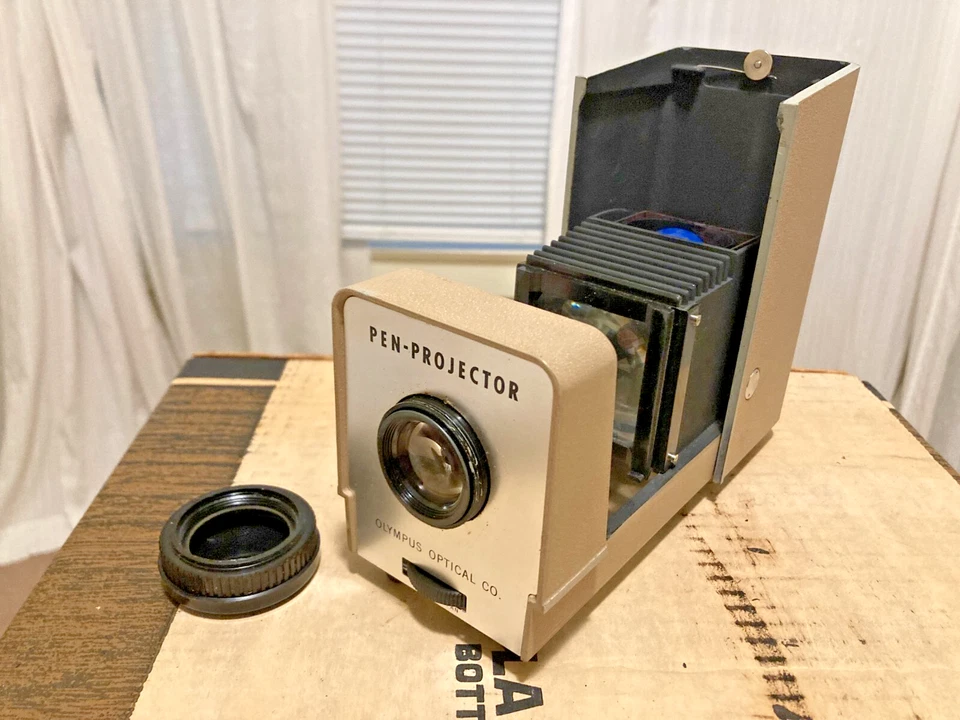 Antigo Caneta Olympus 35mm projetor deslizante com estojo original + caixa - Imagem 2 de 4