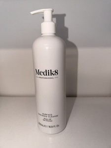 Medik8 - Surface Radiance Cleanser - Professional Sized 500ml