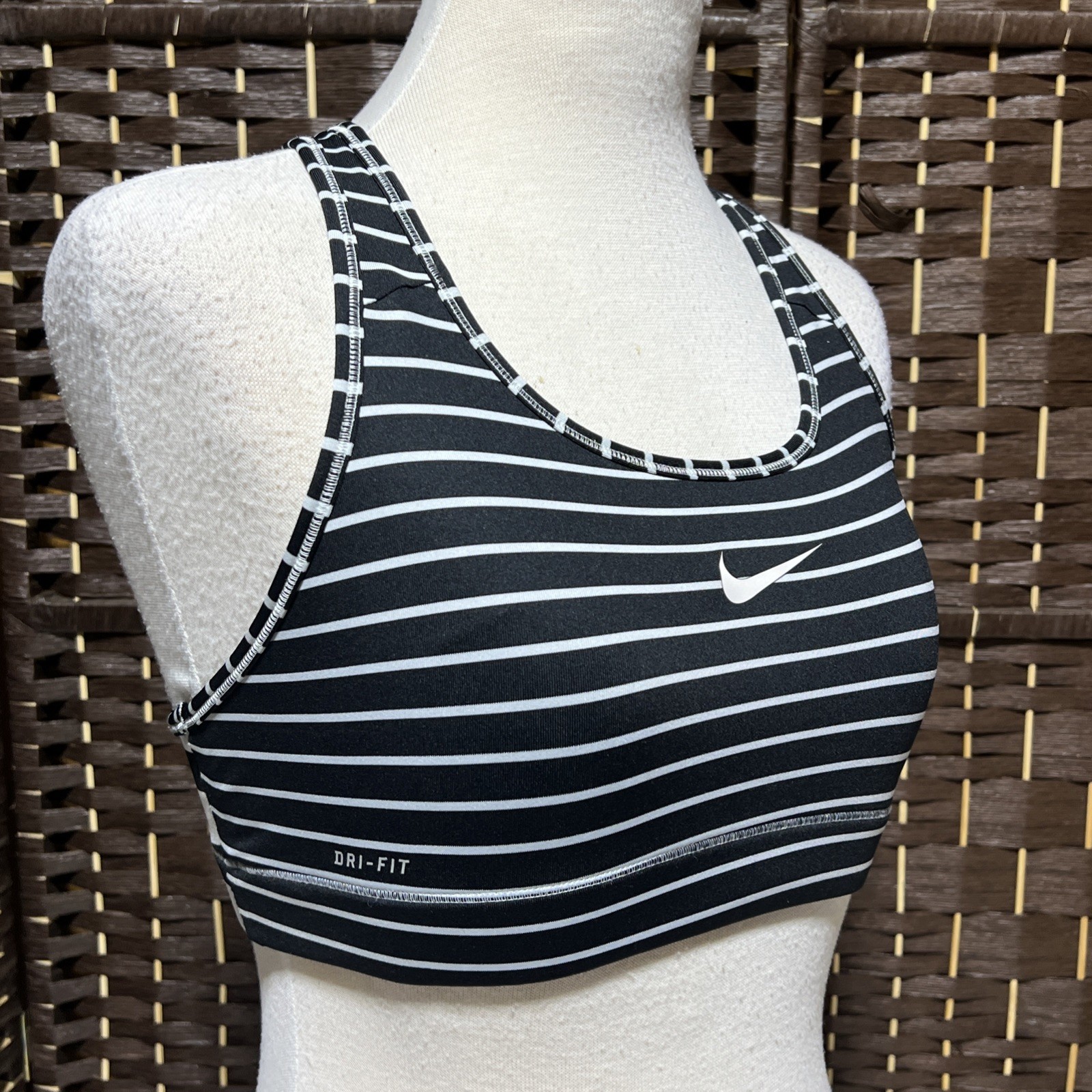 Nike Pro Women's Size Medium M Basic Sleeveless B… - image 10