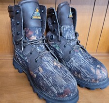 Stivali da esterno Rocky BearClaw Big per bambini impermeabili marroni mimetici isolati.  U.S 6