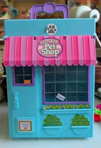 Huge Lot Of Figures Vintage 1992 Kenner Littlest Pet Shop Pet Store Playset Case