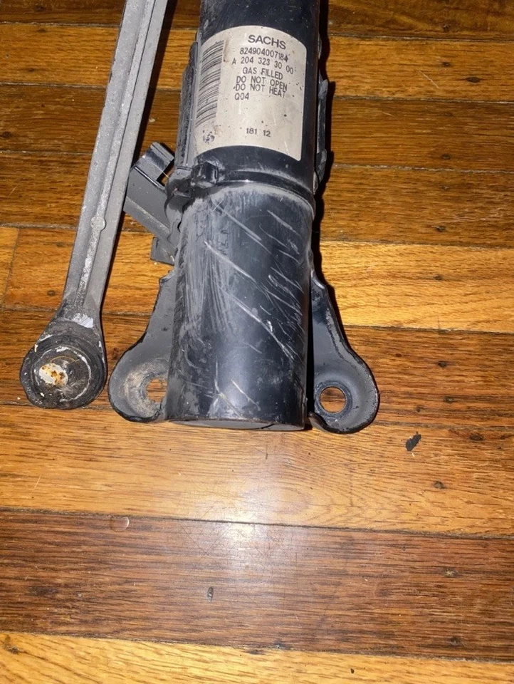 Mercedes-Benz C300 2008-2013 2x2 puntal del lado del conductor OEM Foto 3 de 4