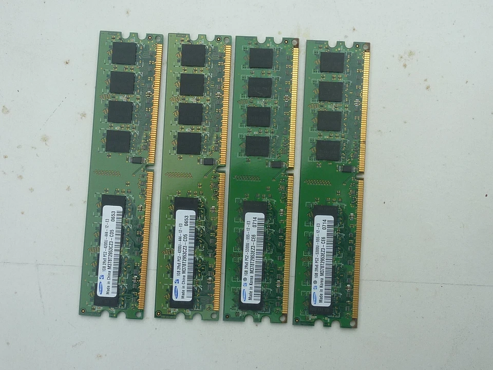 4 GBtotal  Samsung 1 GB 2Rx8 PC2-4200U-444-12-E3 RDIMM - Image 2 of 4