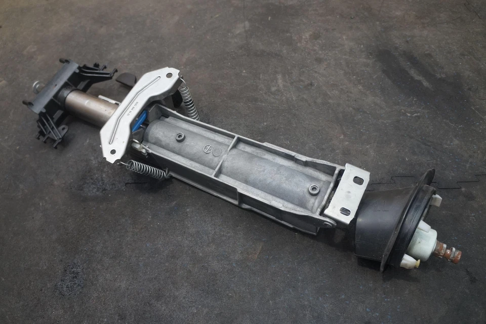 Conjunto de columna de dirección convertible 32307854200 OEM BMW M4 F83 2015-16 Foto 2 de 4