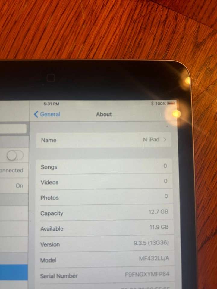 Apple iPad 1ª generación 12,7 GB, Wi-Fi, 9,7 pulgadas - negro Foto 4 de 4