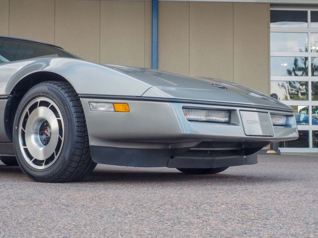 1985 Silver Chevrolet Corvette   | C4 Corvette Photo 4