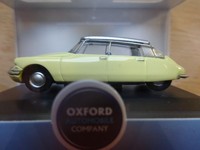 Citroen Ds 19 Creme Oldtimer Modelauto Ca.7Cm *Neu* 1:76