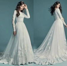Elegant A Line Wedding Dresses O-Neck Long Sleeves Lace Appliques Bridal Gowns