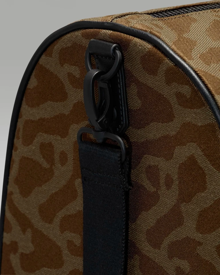 Nike Air Jordan Icon Duffel Duffle Bag Backpack LM0949-G16 Light Olive 40L LUX - Image 3 of 4