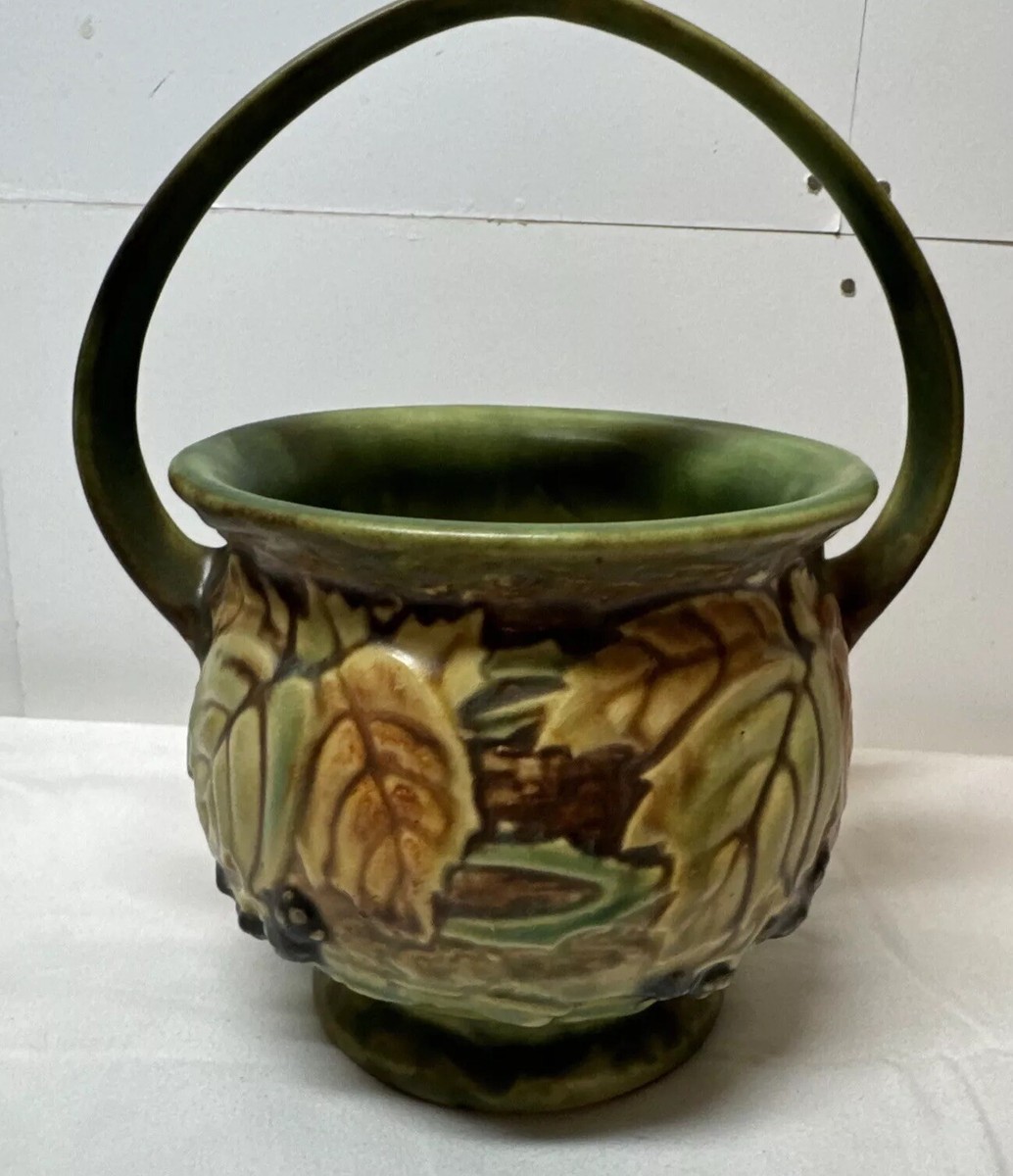 Vgt Roseville Pottery Blackberry Basket, Shape 335-7” Green/Brown