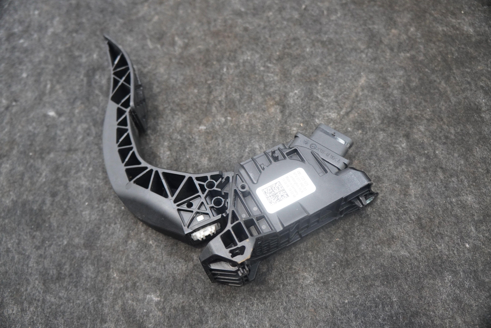 Gas Pedal Accelerator Throttle 4ML723523 OEM Lamborghini Urus 2018-24