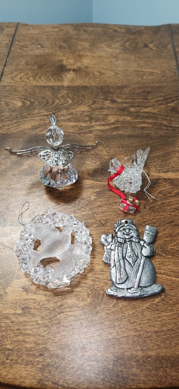 Ornament Lot Of 4
