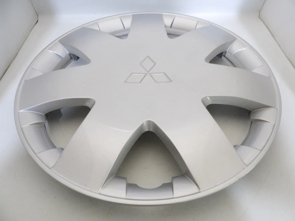 Tapacubos de fábrica OEM 2004 2005 Mitsubishi Galant 16 pulgadas Foto 2 de 4