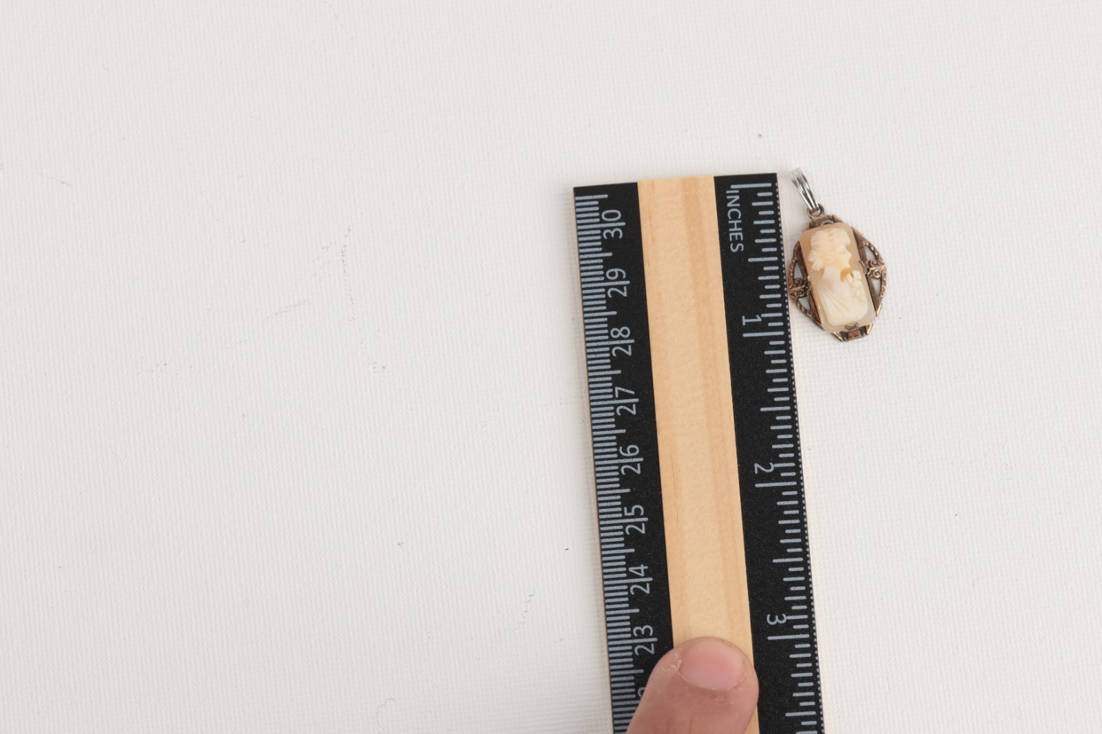 Vintage rectangular shaped shell cameo style pend… - image 6