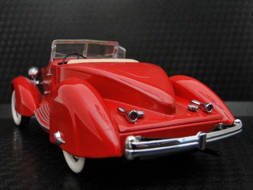 Carrusel de carreras clásico rojo 1 18 único 12 metal fundido a presión modelo 24 Foto 4 de 4