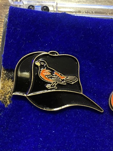 Baltimore Orioles MLB Baseball Hat Pins Lapel Jacket Button Maryland 1999 Rare - Picture 2 of 10