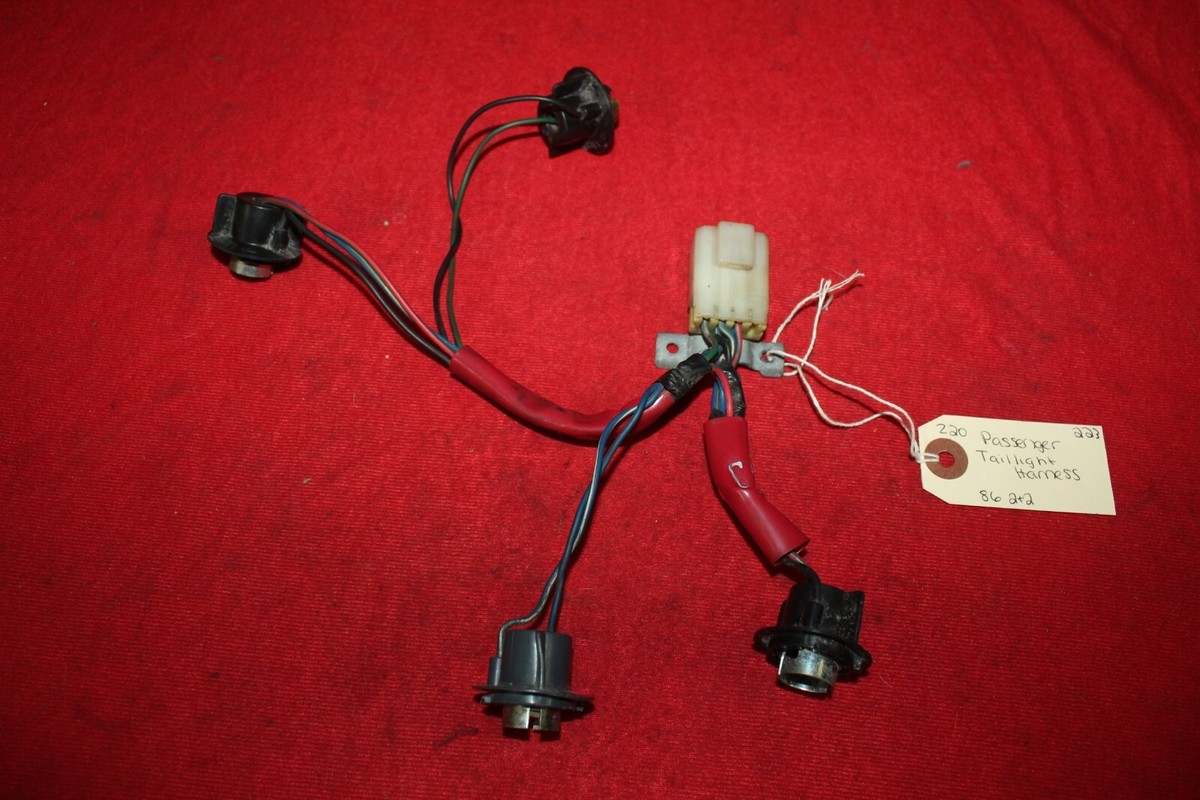 Nissan 1984-1986 300ZX 300Z Z31 Right Side Passenger Tail Light