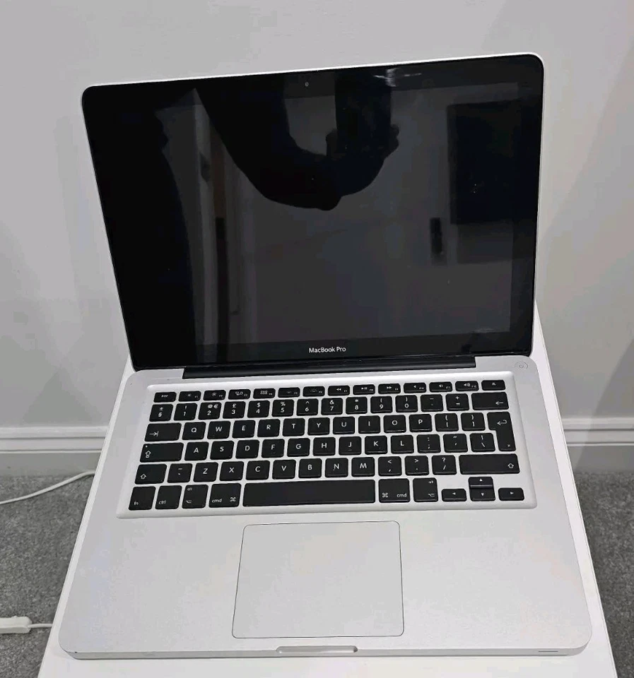 Apple MacBook Pro 13.3 Inch 2011 - Image 2 of 4