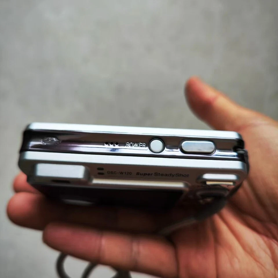 Sony Cybershot DSC-W120 7.2MP CCD Vintage Digital Camera - 100% Working-Silver - Image 4 of 4