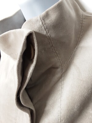 【BCBG MAXAZRIA】構築的シルエットが際立つソリッドガウン BCBG MAX AZRIA New Faux Suede Vest LT Stone Color QVV8B552