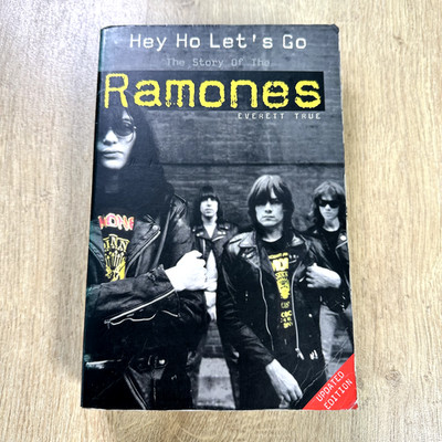 The Ramones Hey Ho Let's Go Book English - Everett True