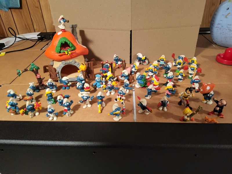 1980's Smurfs  PVC Figure Lot with Mushroom House Playset & Accessories