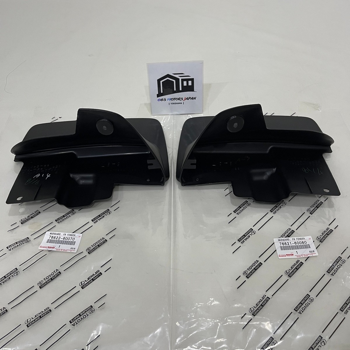 Toyota OEM 76621-60080 76622-60070 Land Cruiser Front Mud Guards