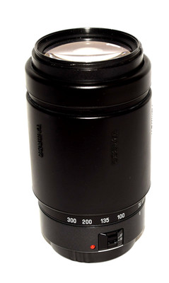 Tamron AF 70-300mm 1:4-5.6 Auto Focus Lens F mount for Nikon DLSR Made in Japan