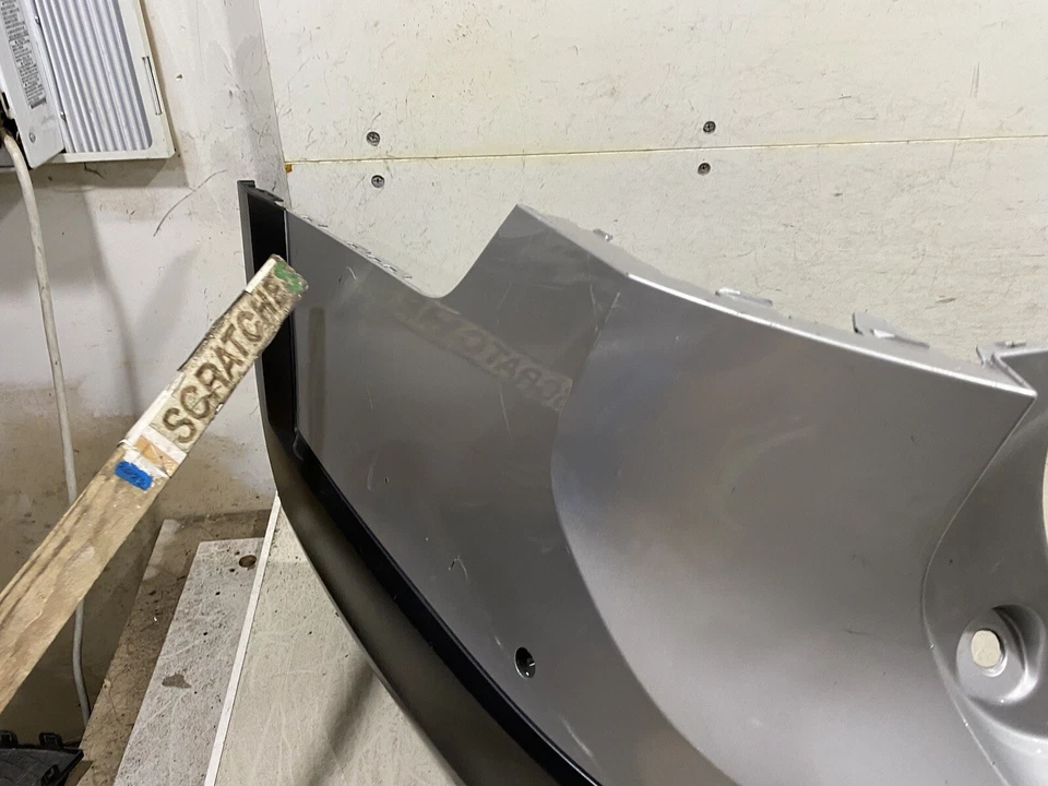 Cubierta de parachoques trasero OEM 2016 2017 2018 2019-2022 Volvo V90 Cross Country 31383332 Foto 3 de 4