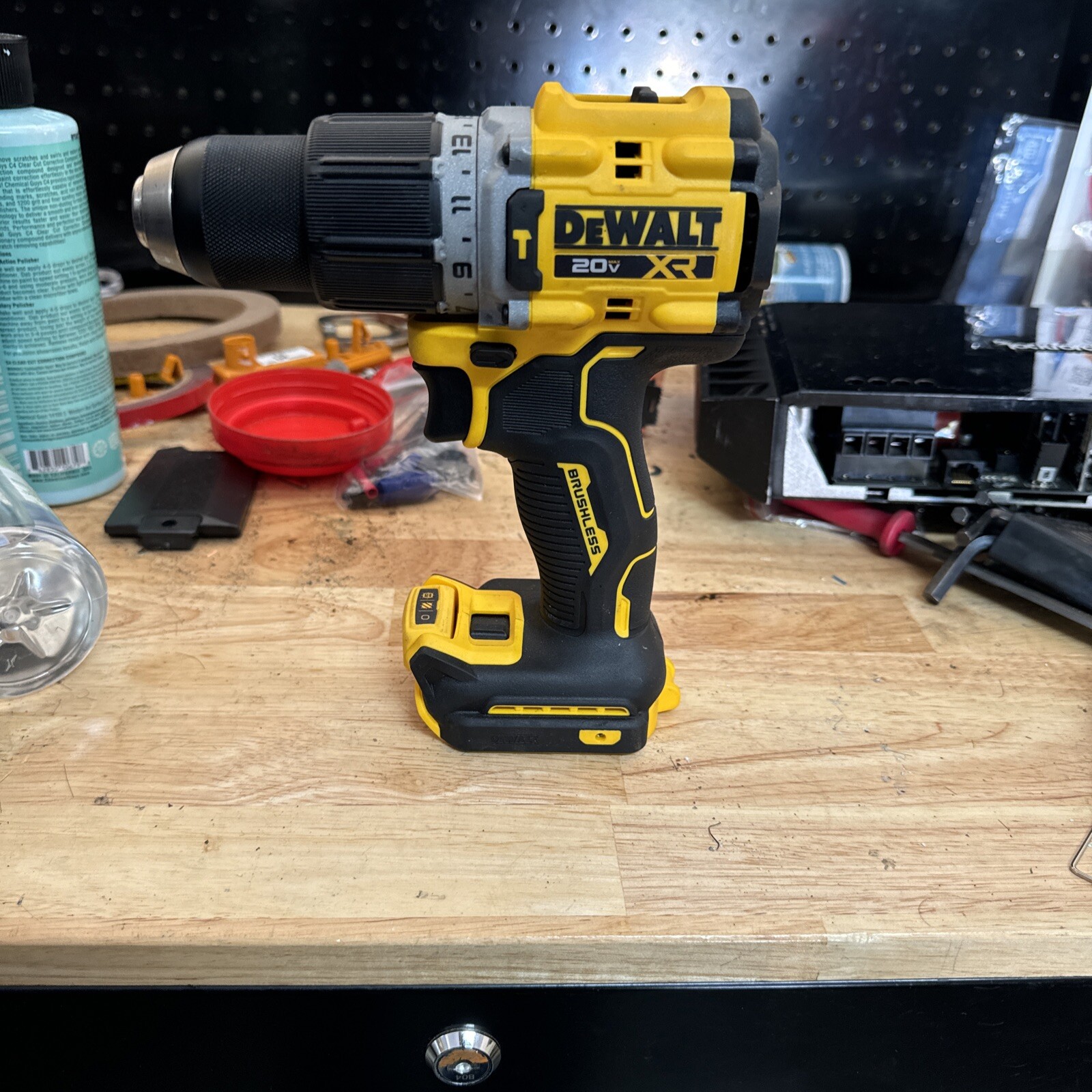 DEWALT DCD805 20V Max XR Brushless Cordless 1/2 in. Hammer Drill/Driver