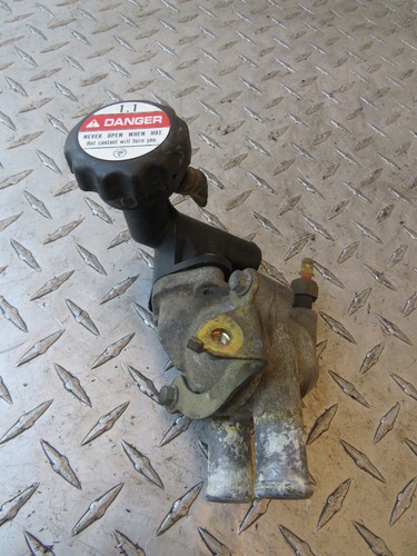2002 02 HONDA VT750DC VT 750 SHADOW SPIRIT THERMOSTAT HOUSING