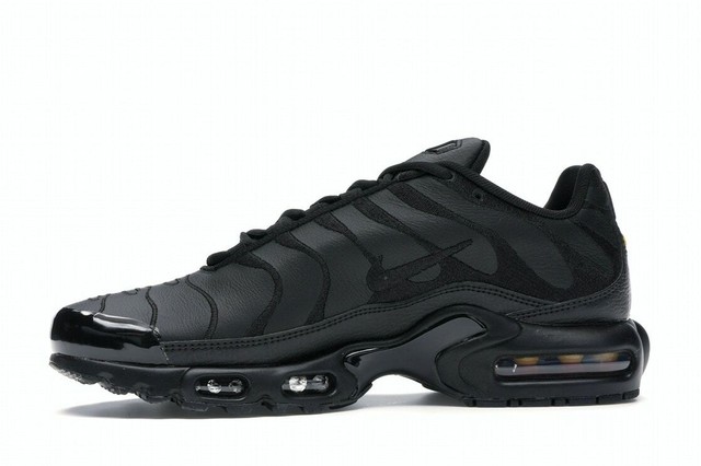 black air max plus men