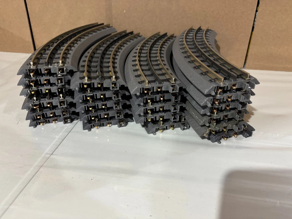 22 Sections MTH 40-1002 REALTRAX 031 SOLID RAIL CURVE TRACK - Image 3 of 4