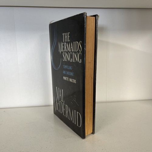1st EDITION The Mermaids Singing Val McDermid Hardback 1995 K5 - Picture 3 of 5