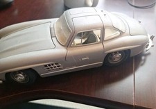 Burago 1/18th scale Model Car 1954 Mercedes 300 SL Made in Italy