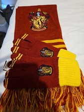 Wizarding World of Harry Potter Gryffindor Scarf Knit Universal Orlando