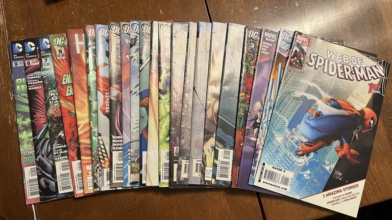 Comic Book Lot DC Marvel Batman Superman Spider-Man Web of Spider-Man 20 Booksi