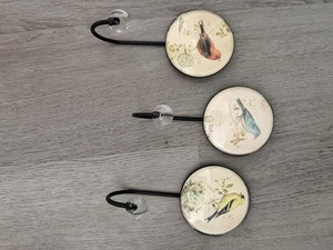 Decorative Art Glass Wall Hooks Birds Lot Of Three 6 In Long Pictures Are 3.5 In