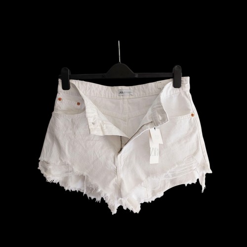Brand New Womens Size UK 16 White Denim Distressed Hot Pants Shorts by Zara - Picture 4 of 6