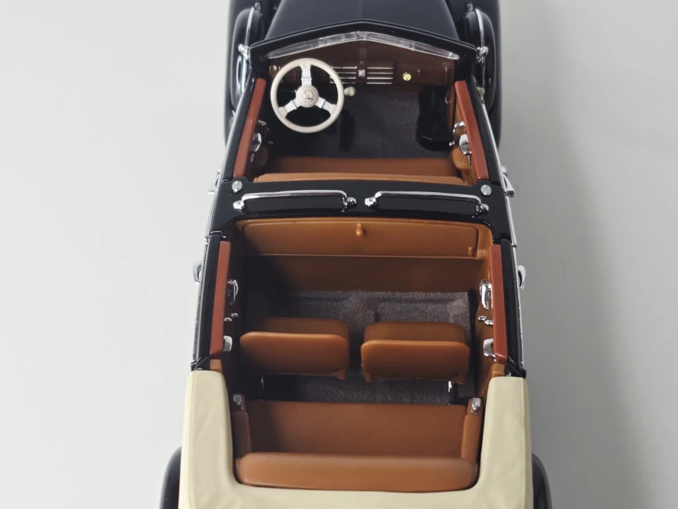 Road Signature - Presidential Series - 1938 Cadillac V-16 Limousine - 1:24 - Image 3 of 4