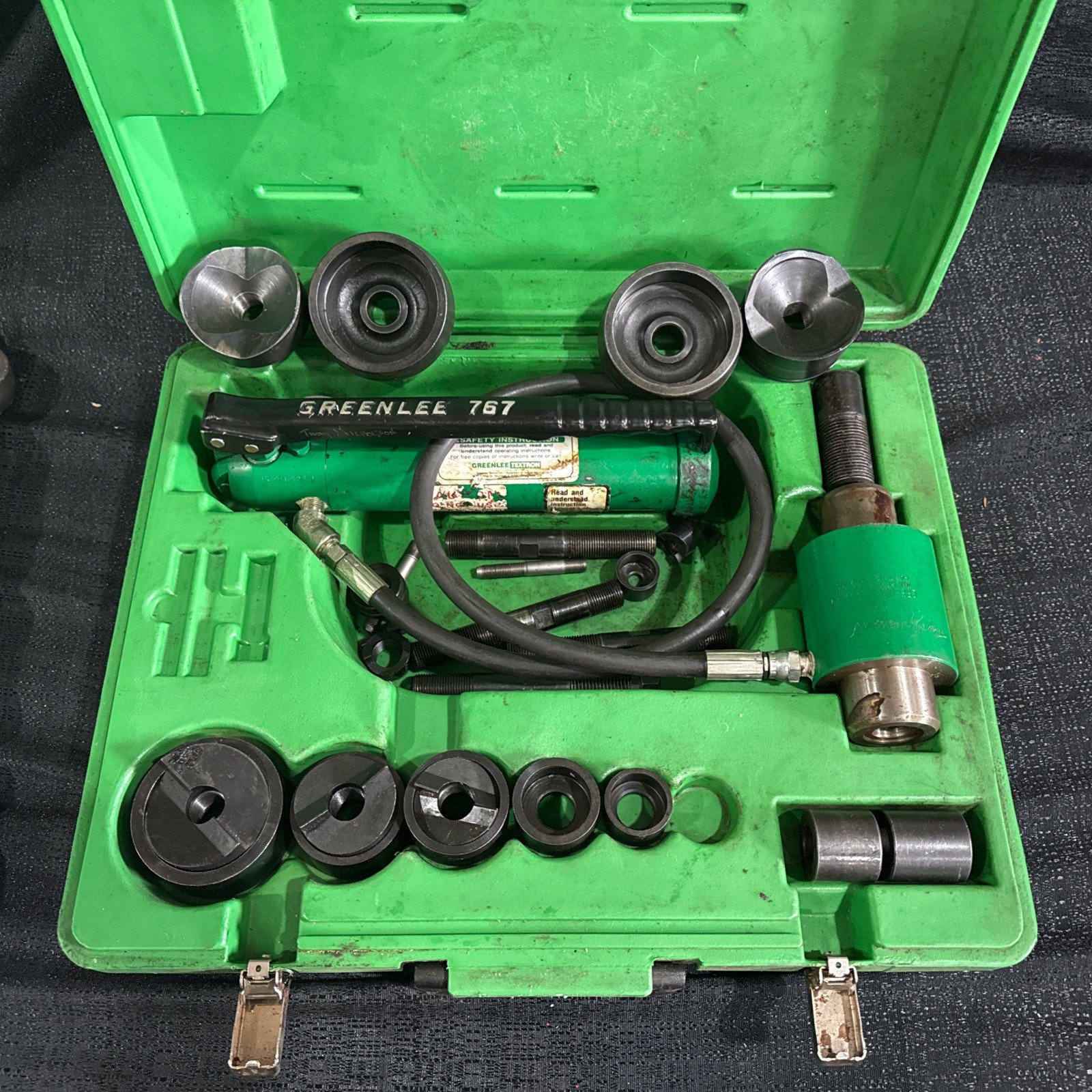 GreenLee Slug Buster 7306SB Knockout Punch and Driver Set For 1/2" - 2" Conduit